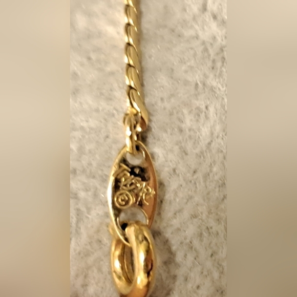 Vintage Trifari Hand Blown Glass Heart Necklace Jewelry w/ Gold Tone Chain - Picture 4 of 4